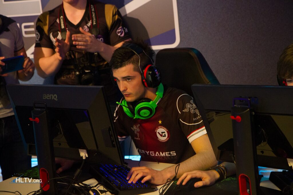 CSGO 唯一Major全勤选手 shox，17次参加Major赛事