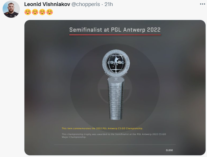 绿龙选手的四强纪念品